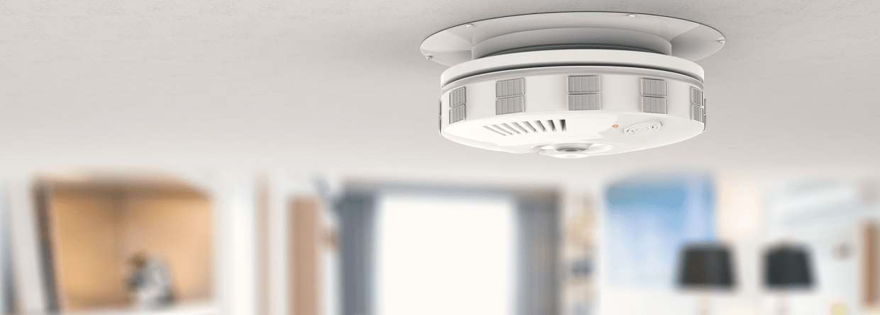 Rookmelder aan een plafond