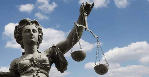 Beeld van vrouwe justitia